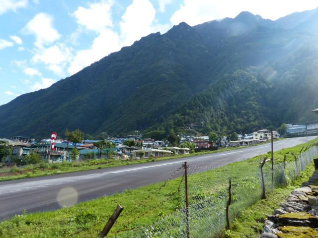 Lukla Airport Resort Lukla Extérieur photo